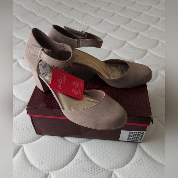 dexflex comfort joan shoes beige dress shoes - Picture 2 of 9
